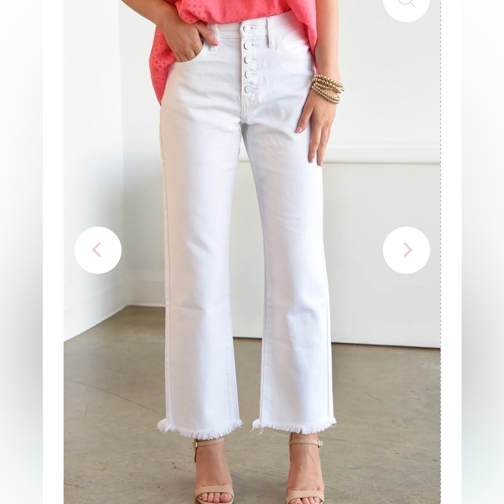 KanCan Button fly white denim NWT sold out !🔥 - Picture 3 of 8